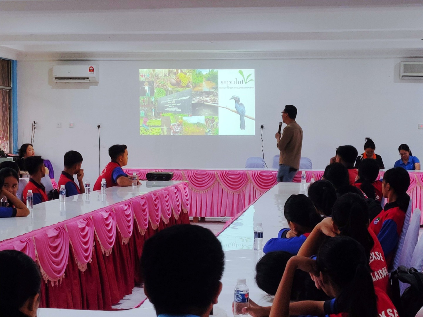 Talks on the management of Forest Reserve.